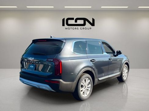 Used 2022 Kia Telluride LX AWD/4WD image 5