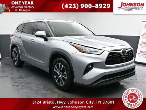 Used 2020 Toyota Highlander XLE image 1