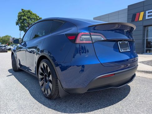 Used 2023 Tesla Model Y Performance AWD/4WD image 3