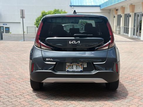 Used 2025 Kia Soul LX FWD image 4