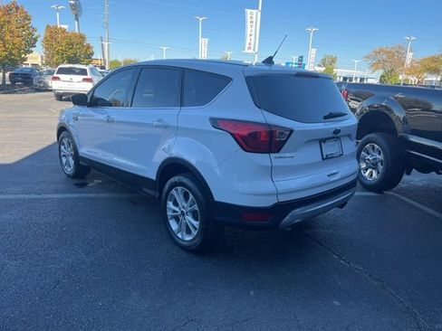 Used 2019 Ford Escape SE image 11