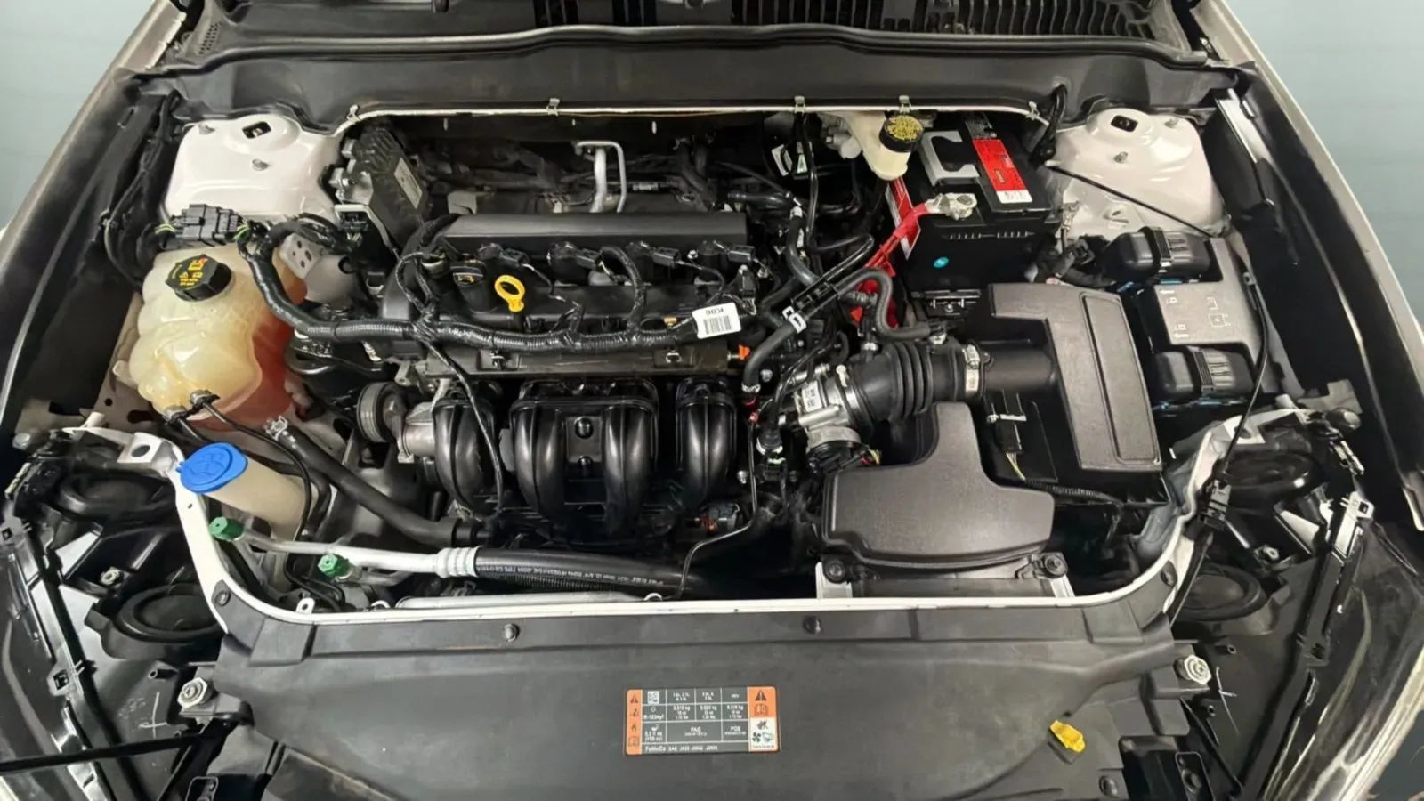 Used 2017 Ford Fusion SE w/ Equipment Group 201A FWD image 23