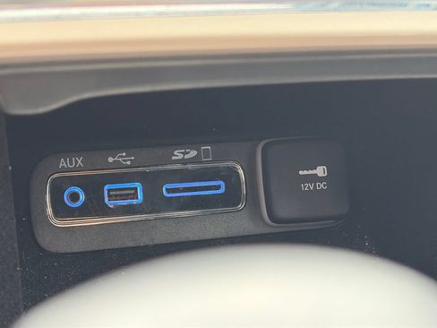 Used 2017 Jeep Grand Cherokee Limited AWD/4WD image 26