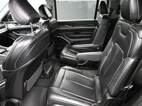 Used 2022 Jeep Grand Cherokee L Limited AWD/4WD image 14