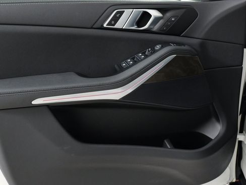 Used 2022 BMW X5 xDrive40i w/ Parking Assistance Package image 23