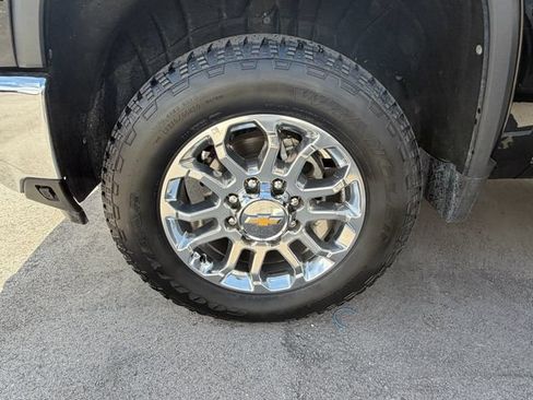 Used 2025 Chevrolet Silverado 2500 LTZ w/ LTZ Plus Package AWD/4WD image 9