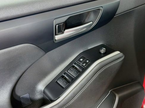Used 2023 Toyota Highlander XLE AWD/4WD image 18