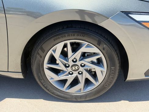 Used 2024 Hyundai Elantra SEL FWD image 10
