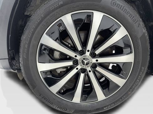 Used 2023 Mercedes-Benz GLB 250 w/ Premium Package image 43