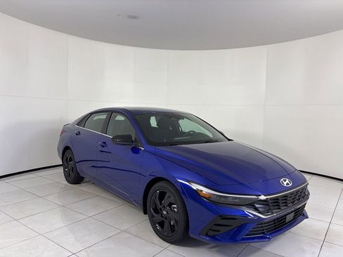 New 2026 Hyundai Elantra SEL Sport Premium FWD image 7