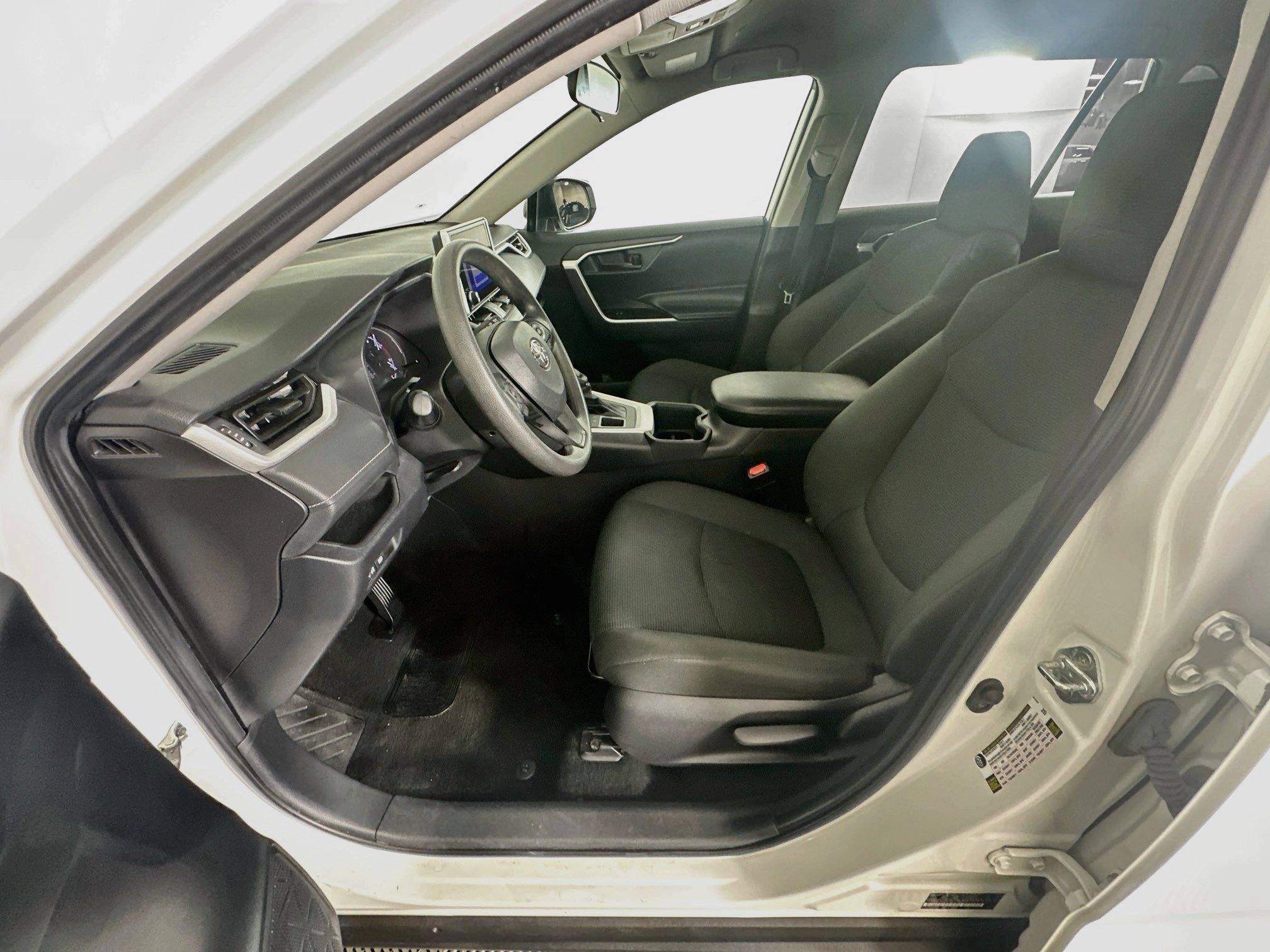 Used 2024 Toyota RAV4 LE AWD/4WD image 13