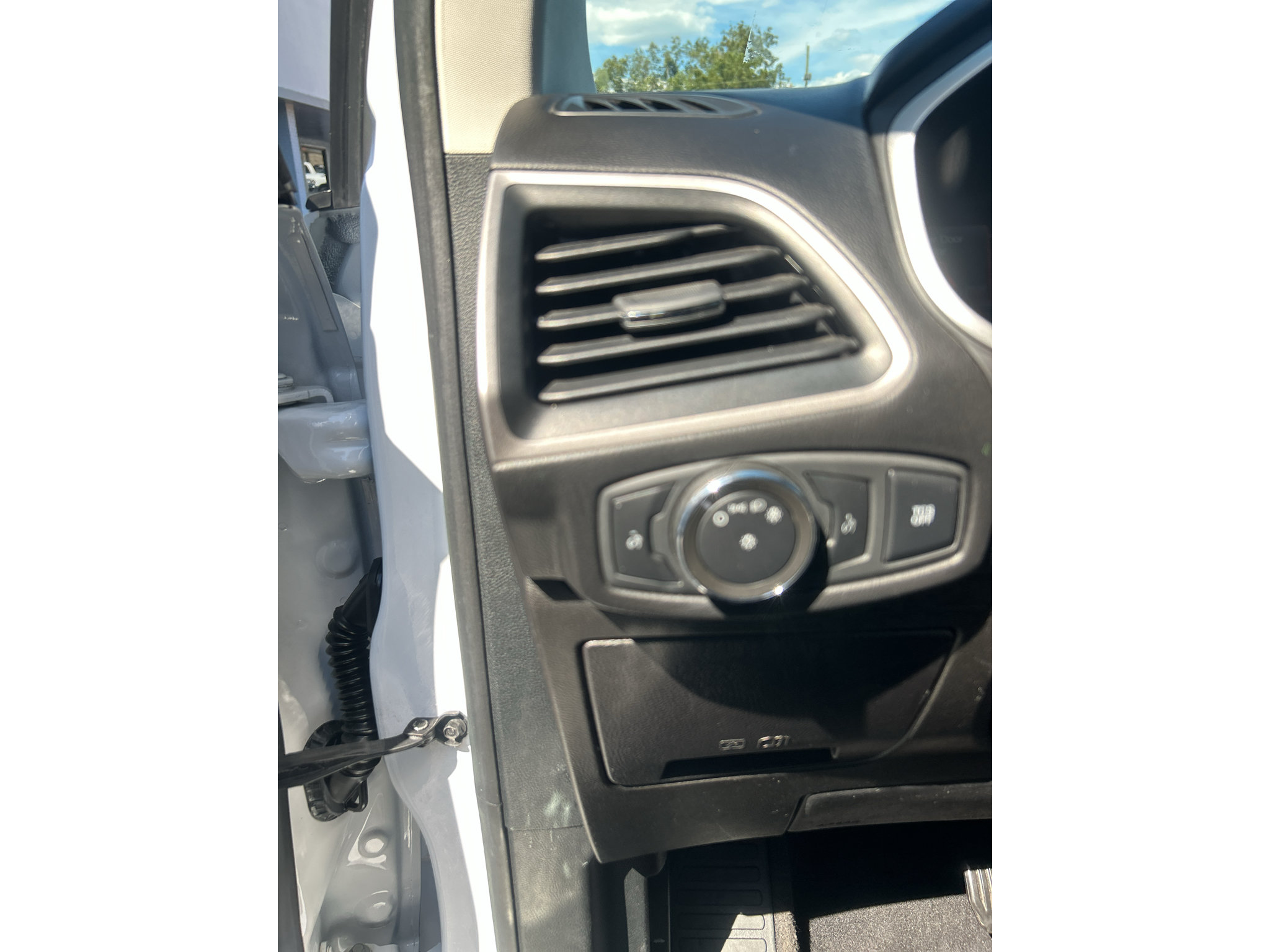 Used 2021 Ford Edge SE FWD image 19