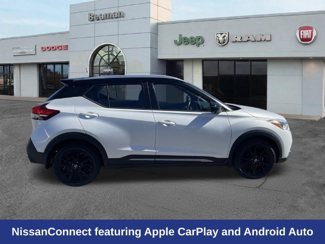 Used 2020 Nissan Kicks SR w/ SR Premium Package FWD image 2