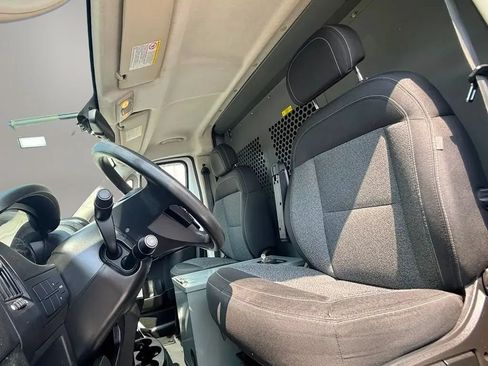 Used 2018 RAM ProMaster 2500 FWD image 12
