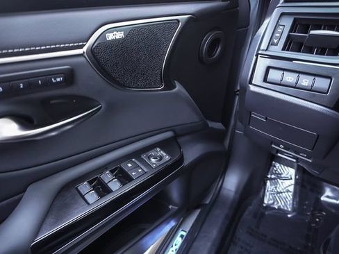 Certified 2025 Lexus ES 300h w/ Luxury Package FWD image 12