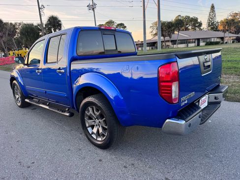 Used 2014 Nissan Frontier SL image 5