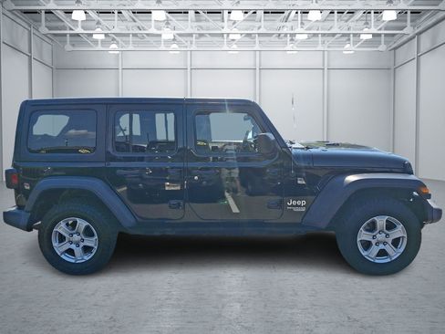 Used 2019 Jeep Wrangler Unlimited Sport S AWD/4WD image 6