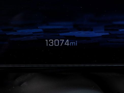 Used 2025 Chevrolet Tahoe High Country AWD/4WD image 21