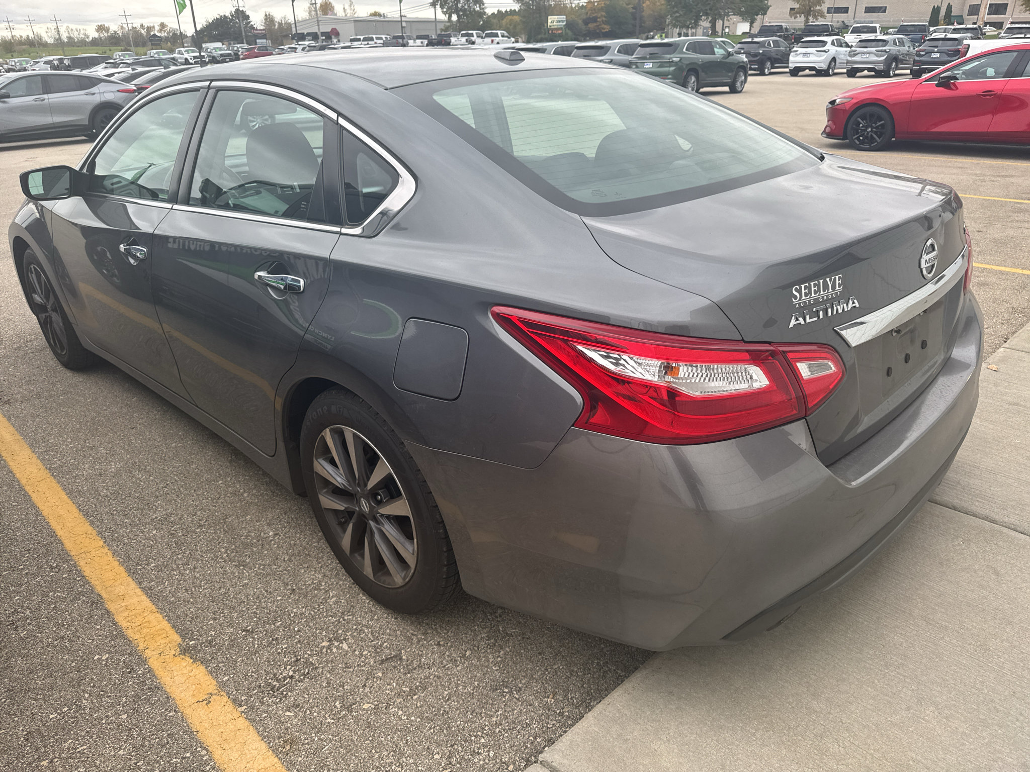 Used 2017 Nissan Altima 2.5 SV FWD image 4