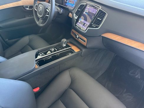 Certified 2024 Volvo XC90 T8 Plus AWD/4WD image 21