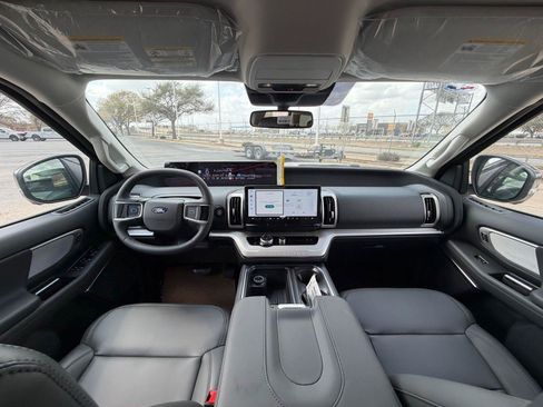 New 2026 Ford Expedition Active RWD image 4
