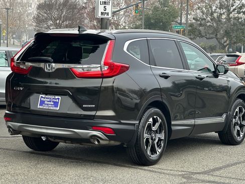 Used 2017 Honda CR-V Touring image 4