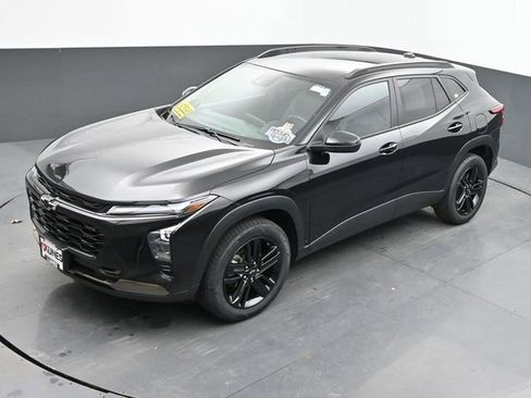 Used 2024 Chevrolet Trax ACTIV w/ Driver Confidence Package image 38