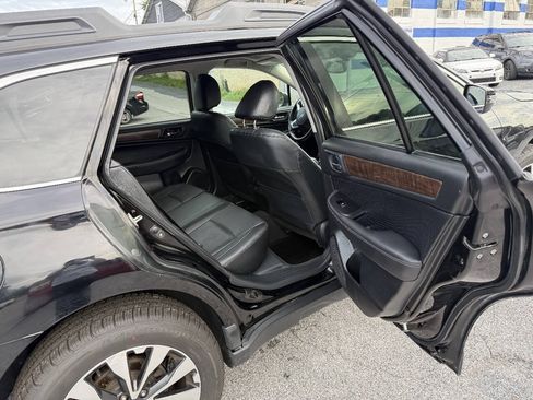 Used 2016 Subaru Outback 2.5i Limited AWD/4WD image 14