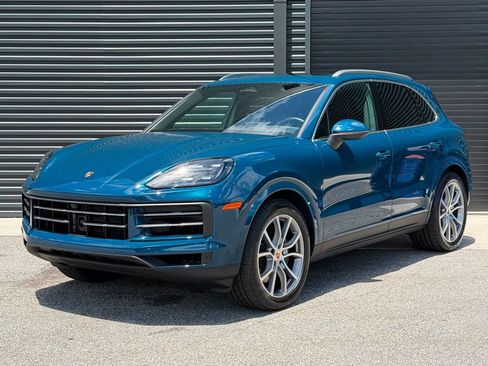 Certified 2026 Porsche Cayenne AWD/4WD image 1