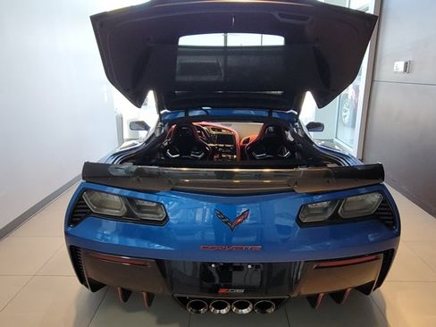 Used 2016 Chevrolet Corvette Z06 w/ 3LZ Preferred Equipment Group image 11