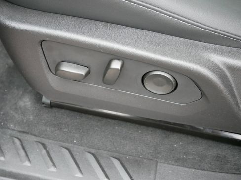 New 2026 GMC Canyon Elevation w/ Convenience Package image 17