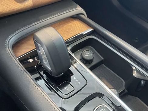 Used 2023 Volvo XC90 B6 Plus w/ Protection Package Premier image 22