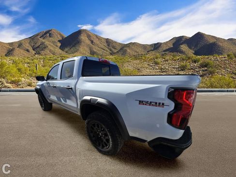 Certified 2024 Chevrolet Colorado Trail Boss w/ Technology Package AWD/4WD image 2
