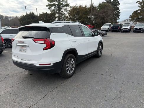 Used 2024 GMC Terrain SLT image 7