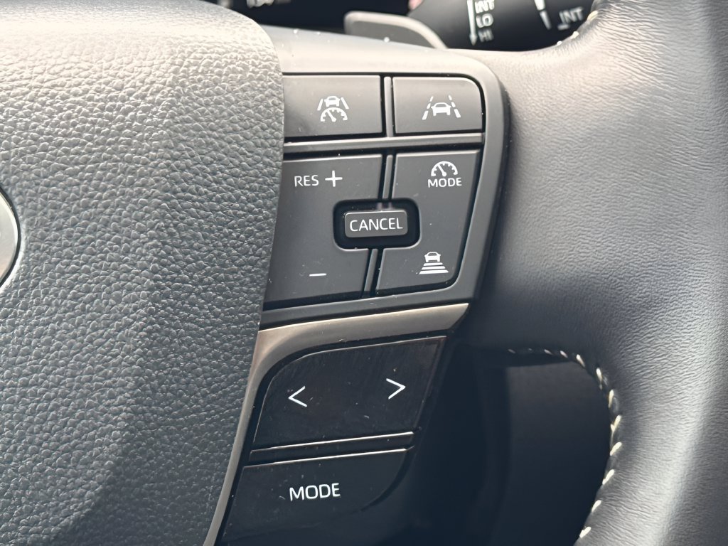 Used 2025 Toyota Camry SE FWD image 16
