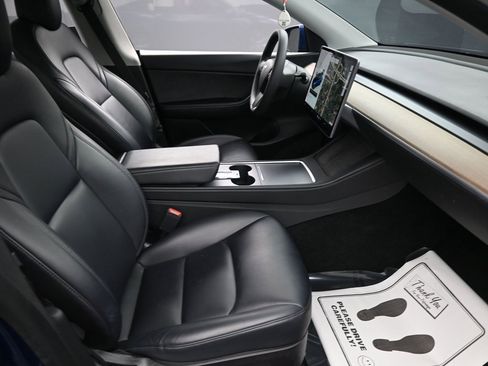 Used 2021 Tesla Model Y Long Range image 34