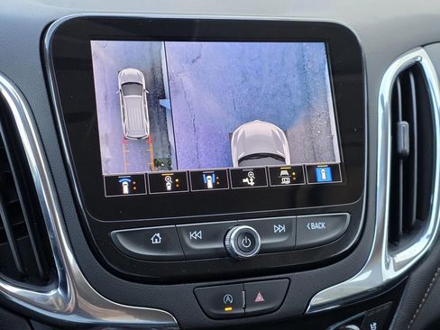 Used 2023 Chevrolet Equinox Premier image 18