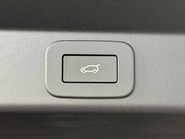 New 2026 Land Rover Range Rover Sport SE AWD/4WD image 15