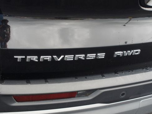 Used 2025 Chevrolet Traverse LT AWD/4WD image 17