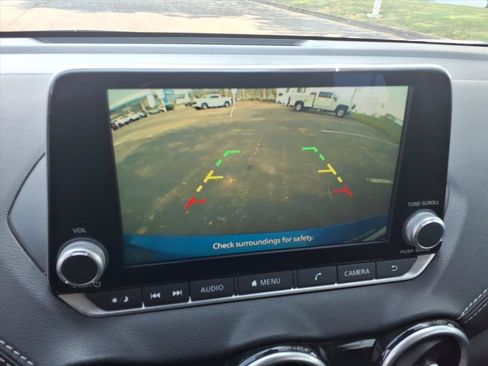 Used 2024 Nissan Sentra SV FWD image 10