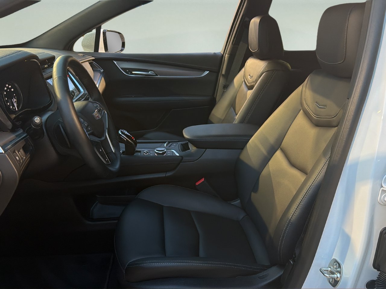 Certified 2025 Cadillac XT5 Luxury FWD image 11