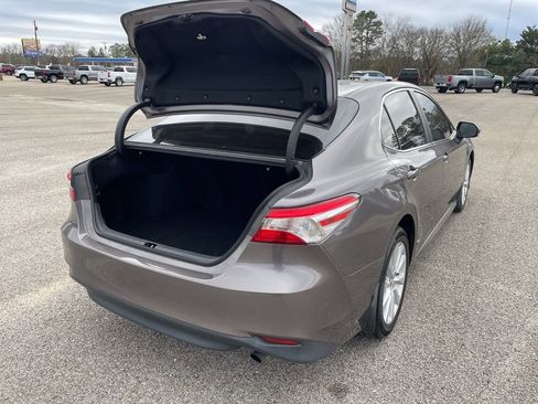 Used 2019 Toyota Camry LE image 29