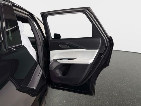Used 2024 Cadillac Lyriq Luxury RWD image 25