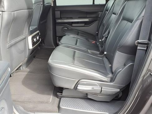 Used 2024 Ford Expedition Max XLT image 19