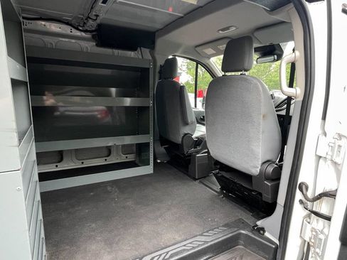 Used 2018 Ford Transit 250 130 Low Roof RWD image 25