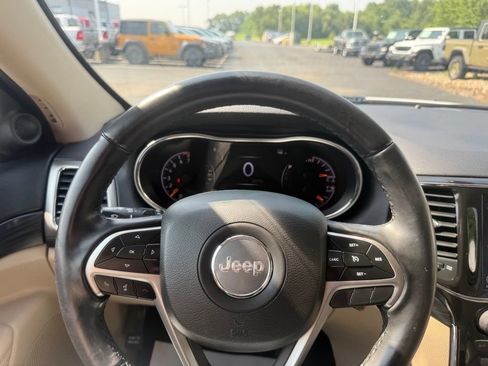 Certified 2022 Jeep Grand Cherokee Laredo E AWD/4WD image 21