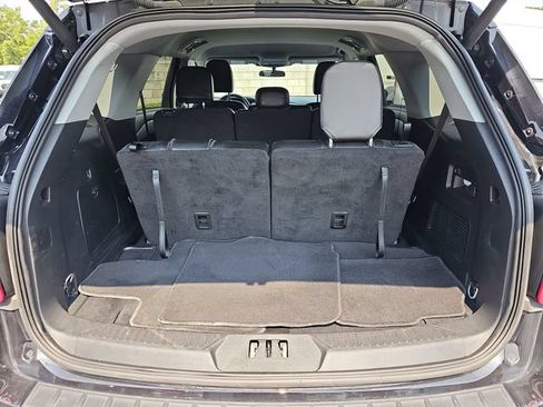Certified 2023 Ford Explorer XLT w/ Equipment Group 202A AWD/4WD image 15