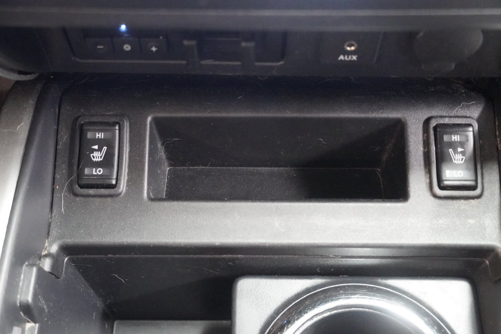 Used 2018 Nissan Titan SV w/ SV Convenience Package AWD/4WD image 9