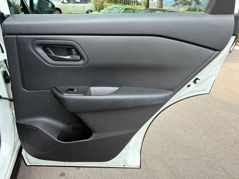 Used 2024 Nissan Rogue S AWD/4WD image 14