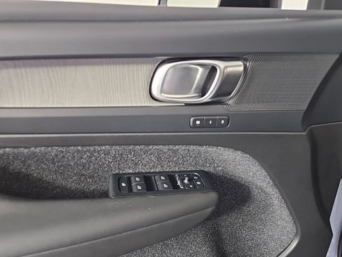 Certified 2026 Volvo XC40 B5 Plus AWD/4WD image 22